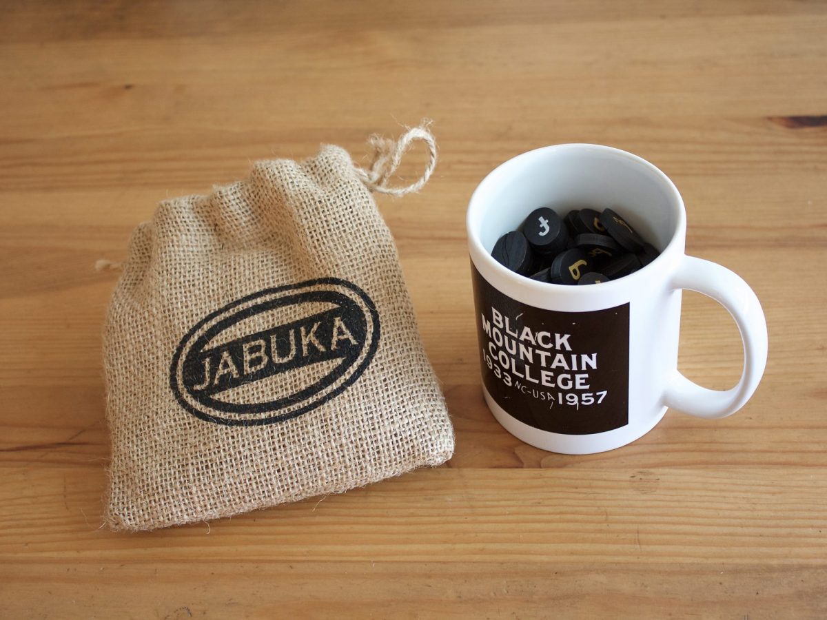 Jabuka Review Light Roasted Word Gaming With A Twist Meeple Mountain