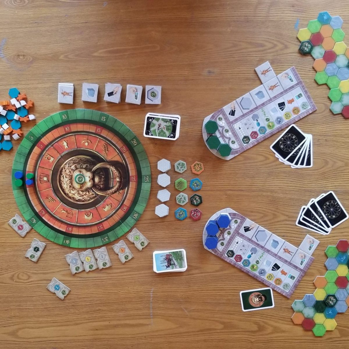 Focused on Feld: The Castles of Tuscany Game Review — Meeple Mountain